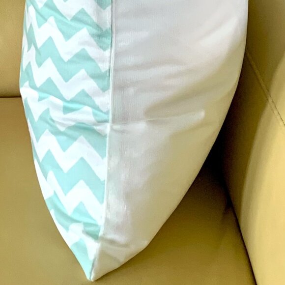 18x18 Beach Sea Life Red Crab Teal Chevron Design Summer Throw Pillow Covers New - Picture 2 of 5